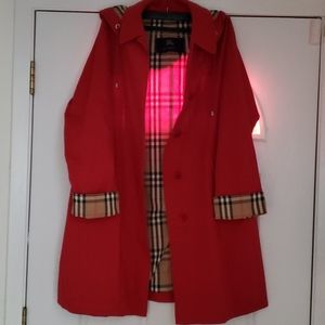 Burberry raincoat/ trench